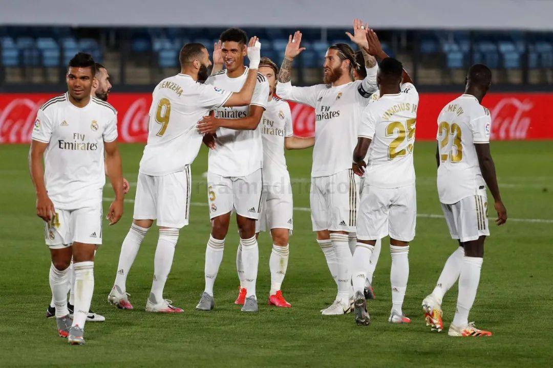 体育焦点赛事赛后复盘 关键瞬间与技术数据详解