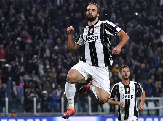 勇士主场告捷 库里外线手感回暖