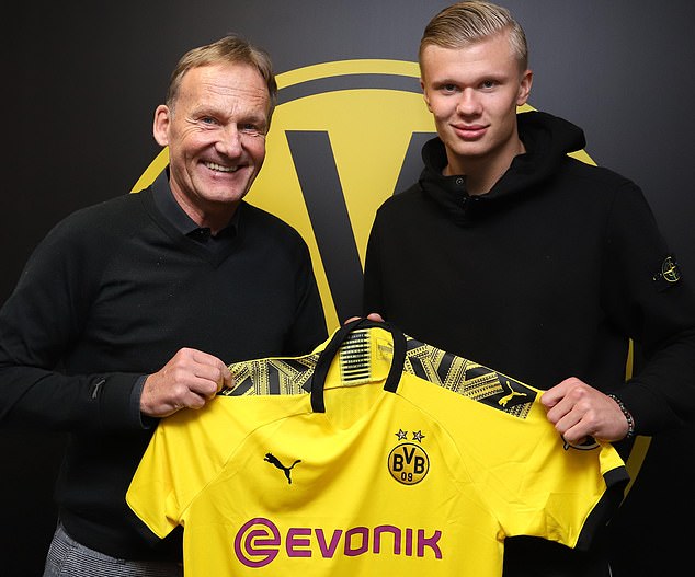 疯狂的9-0！1人帽子戏法+造5球，欧冠球队踢疯了