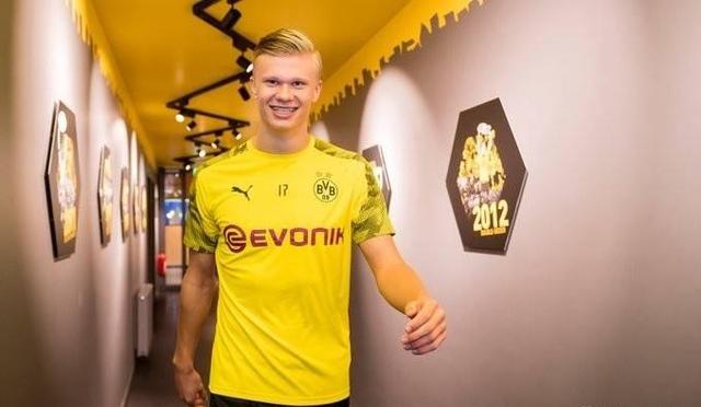 预计伤缺3个月！热刺官方：本坦库尔已接受右腿筋手术