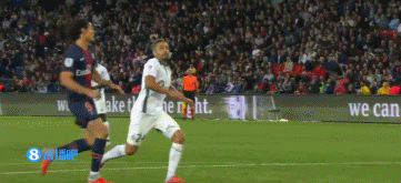 [中超]山东泰山门前混战 塞尔吉尼奥轻松破门