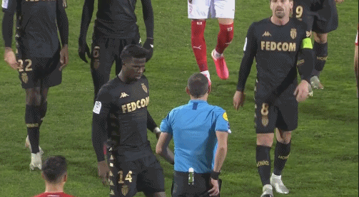 轰38+10+10+7失误吞惨败！湖媒心疼东契奇独扛一队 16罚10中最扎心