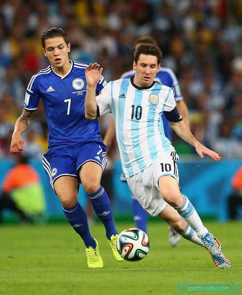 《堡垒之夜》官推公布《低俗小说》联动内容捆绑包