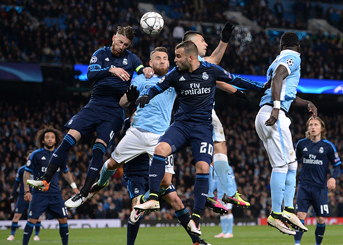 名哨腿筋拉伤无限期休战！昨日坐轮椅离场 有望常规赛结束前回归