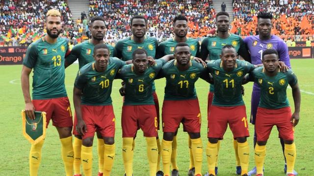 [中超]上海海港战胜大连英博 获得中超冠军